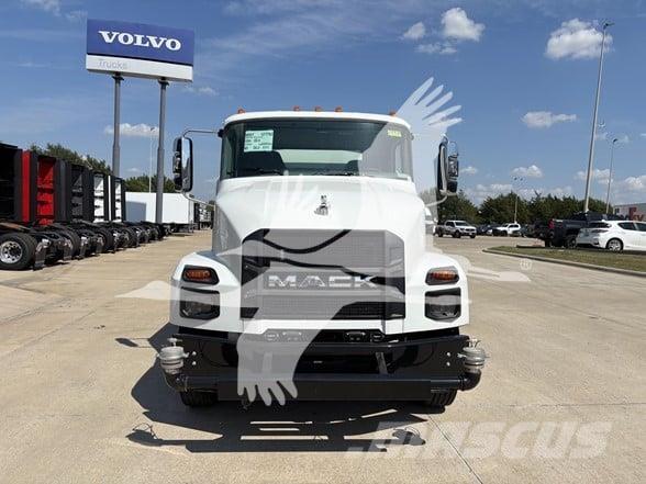 Mack MD7 Camiões-cisterna