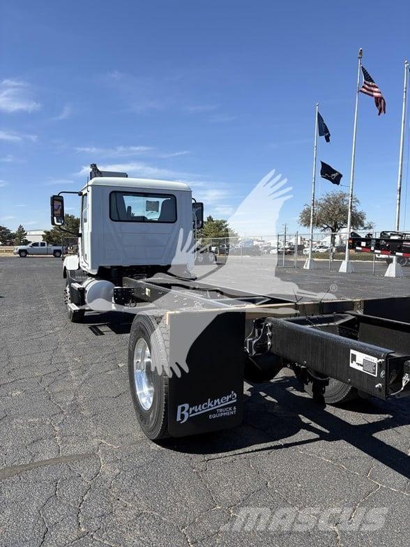 Mack MD7 Camiões de chassis e cabine