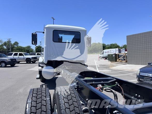 Mack MD7 Camiões de chassis e cabine