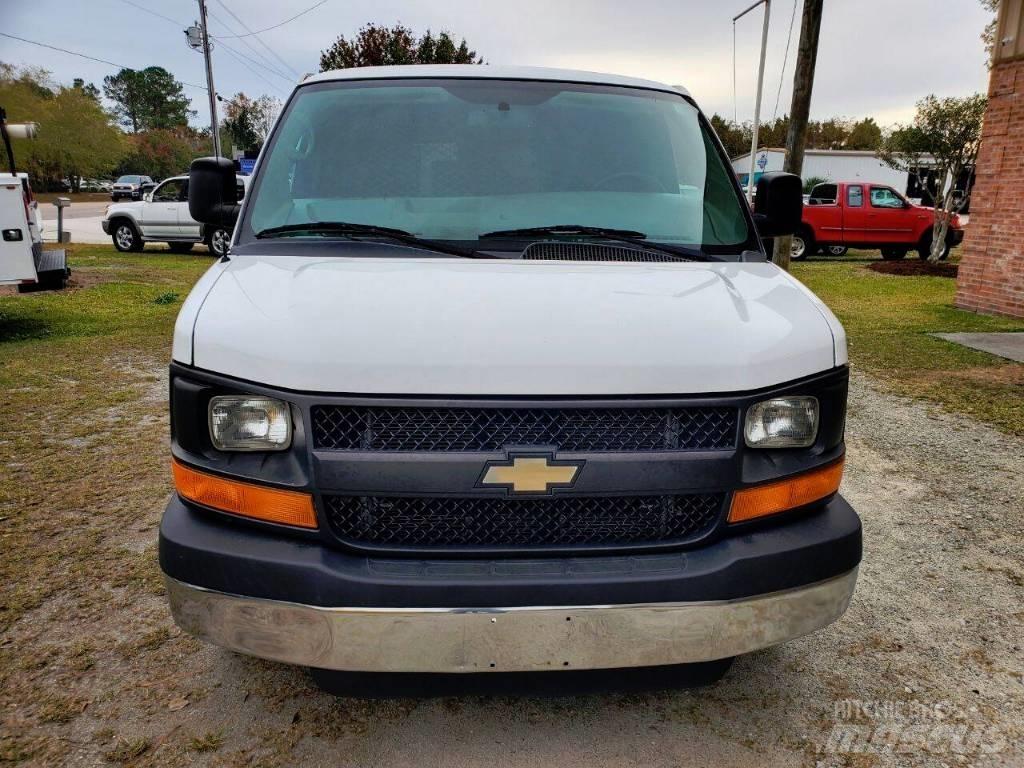 Chevrolet G3500 Carrinhas de caixa fechada