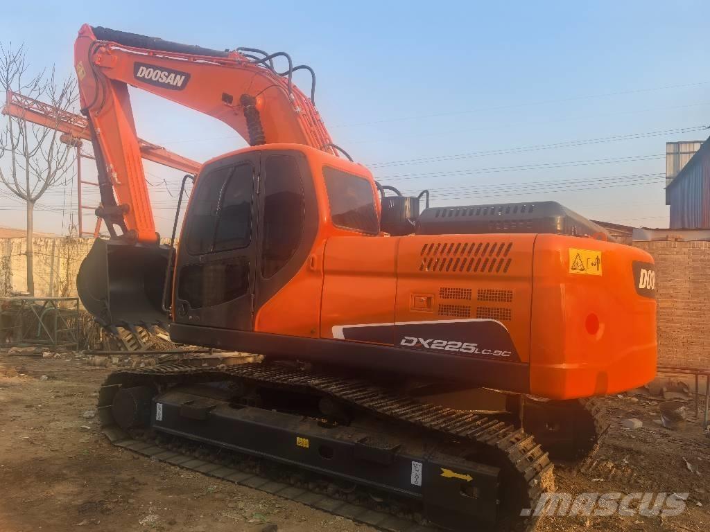 Doosan DX225 Escavadoras de rastos