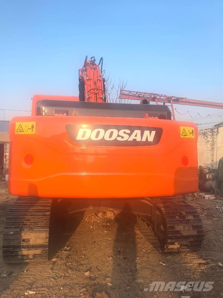 Doosan DX225 Escavadoras de rastos