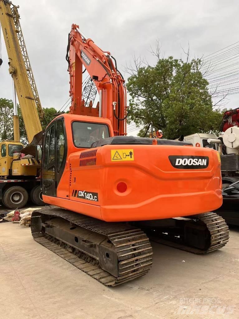 Doosan DX 140 Escavadoras de rastos
