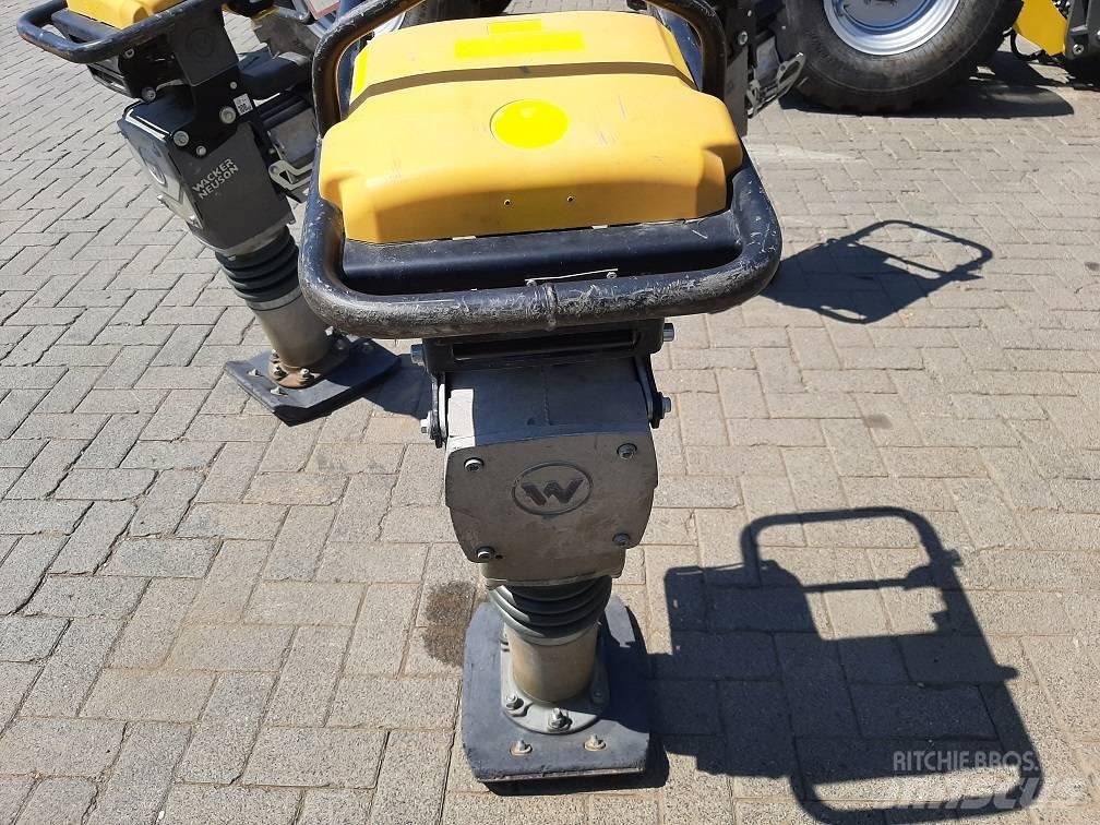 Wacker Neuson AS60e Saltitões