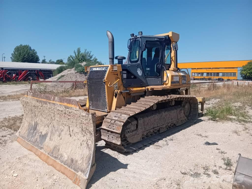 Komatsu D 61 EX-15 Dozers - Tratores rastos