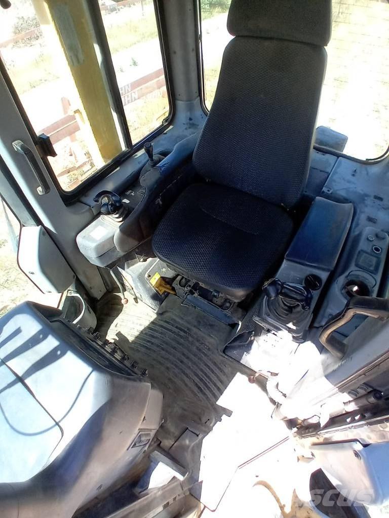 Komatsu D 61 EX-15 Dozers - Tratores rastos