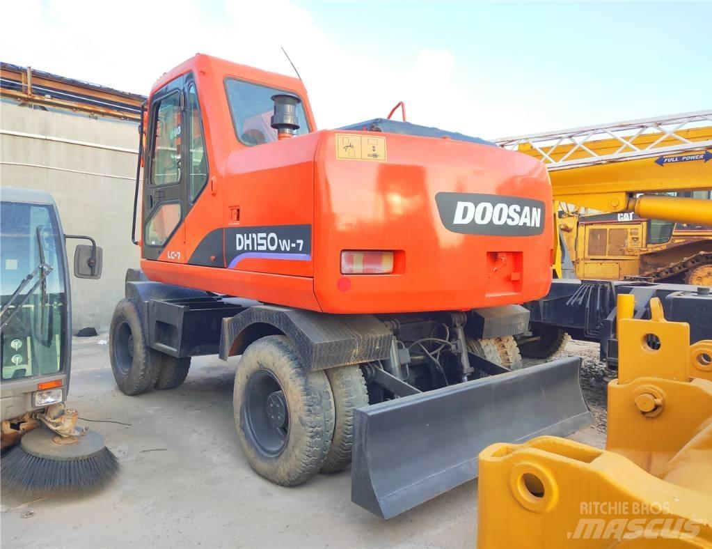 Doosan DH150W Escavadoras de rodas