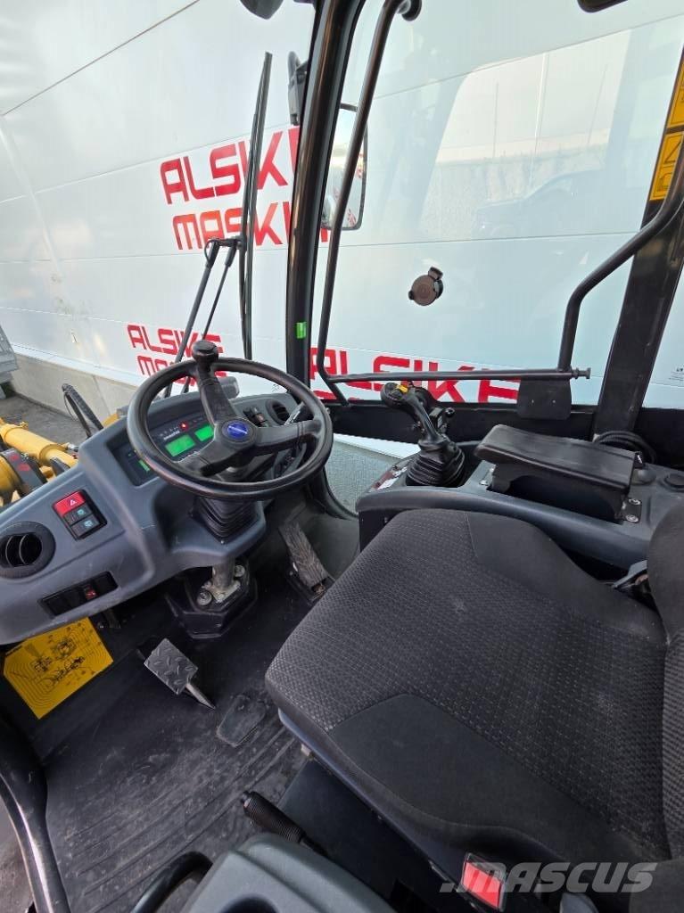 Komatsu WA 80 M Pás carregadoras de rodas