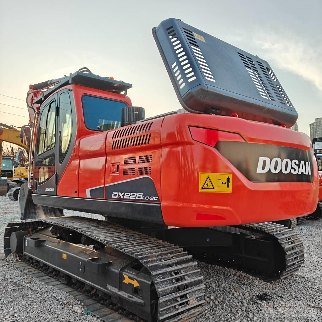 Doosan DX225LC-9C Escavadoras de rastos