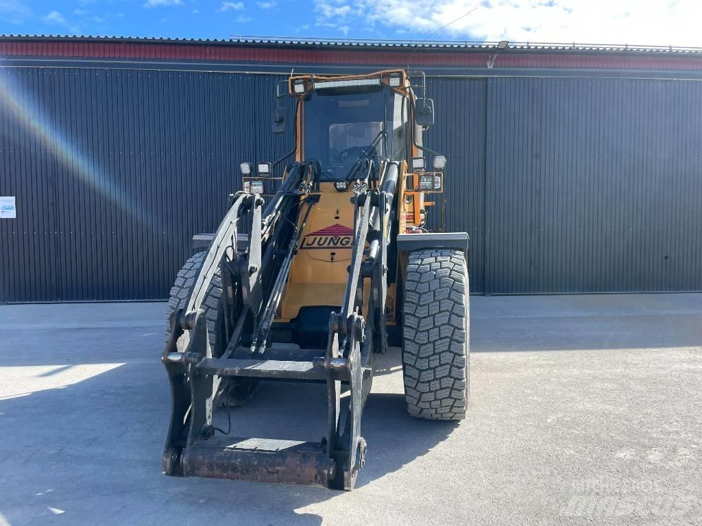 Ljungby L 15 Pás carregadoras de rodas