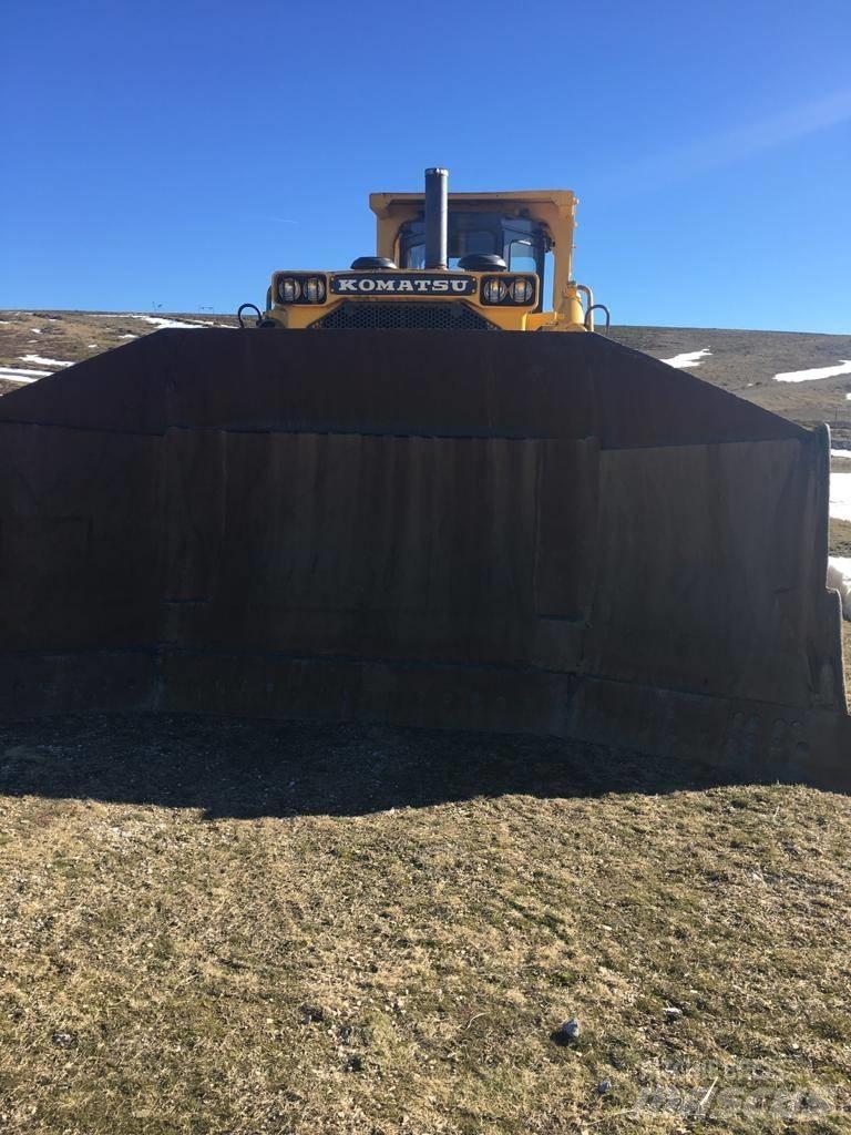 Komatsu 455 Dozers - Tratores rastos