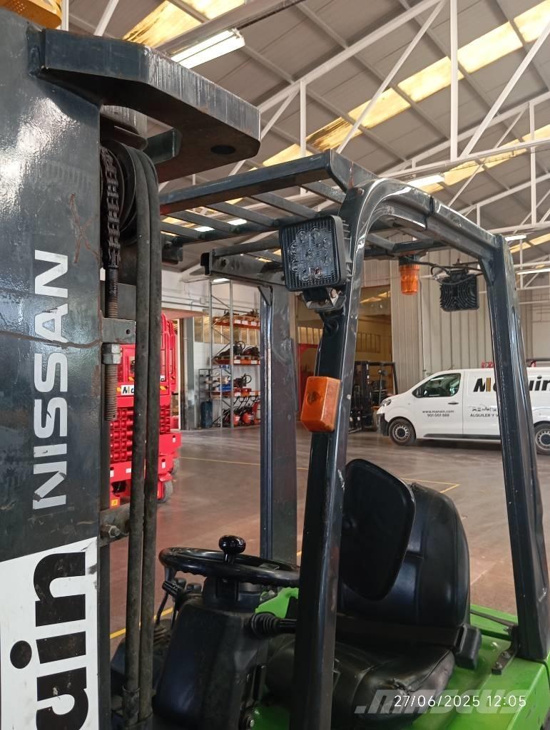 Nissan 1N1L180Q Empilhadores Diesel
