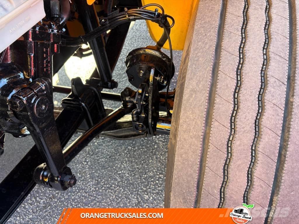 Freightliner M2 Camiões de caixa fechada