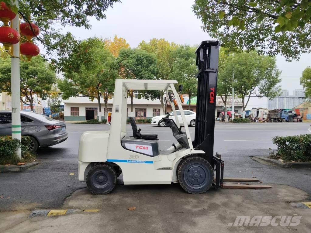 TCM 3t Empilhadores Diesel