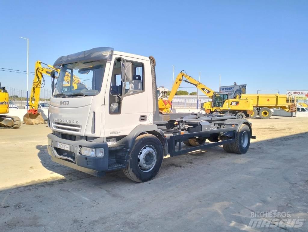 Iveco ML 180 EL28 Camiões caixa desmontável com elevador de cabo