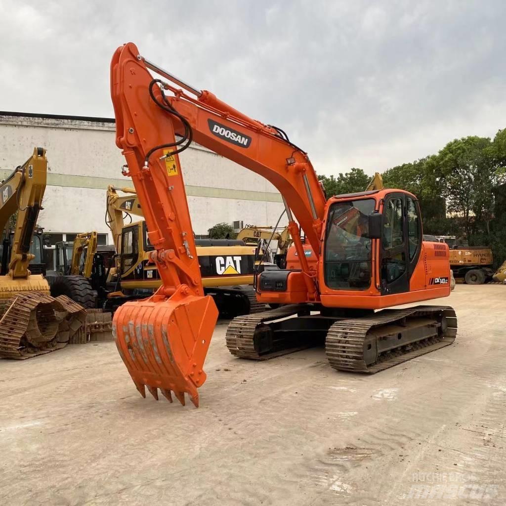 Doosan DX 140 LC Escavadoras de rastos