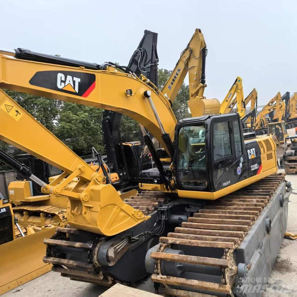 CAT 320 D Escavadoras anfíbias