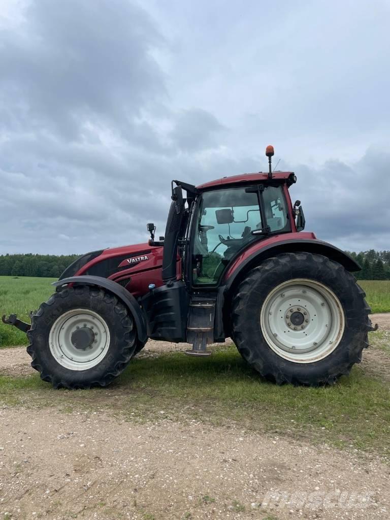 Valtra T 234 V Tratores Agrícolas usados