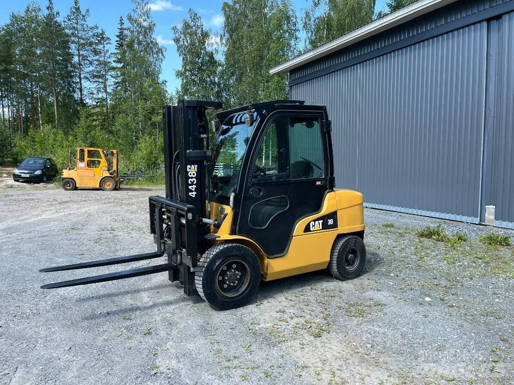 CAT DP 30 N Empilhadores Diesel