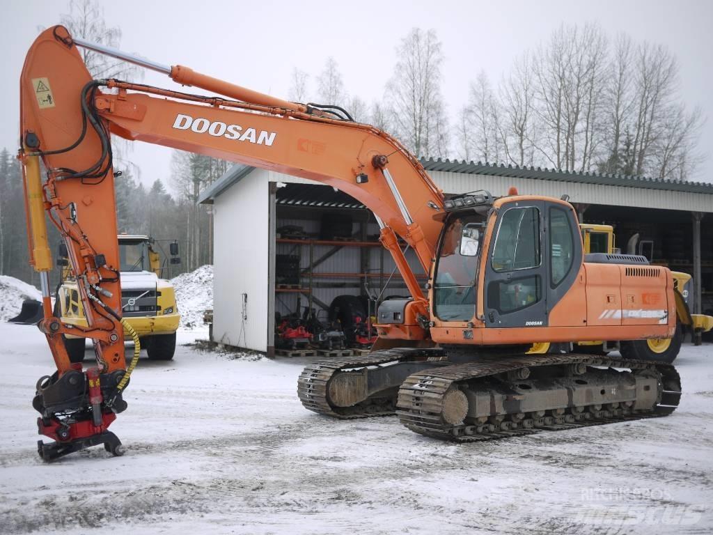 Doosan DX 225 LC Escavadoras de rastos