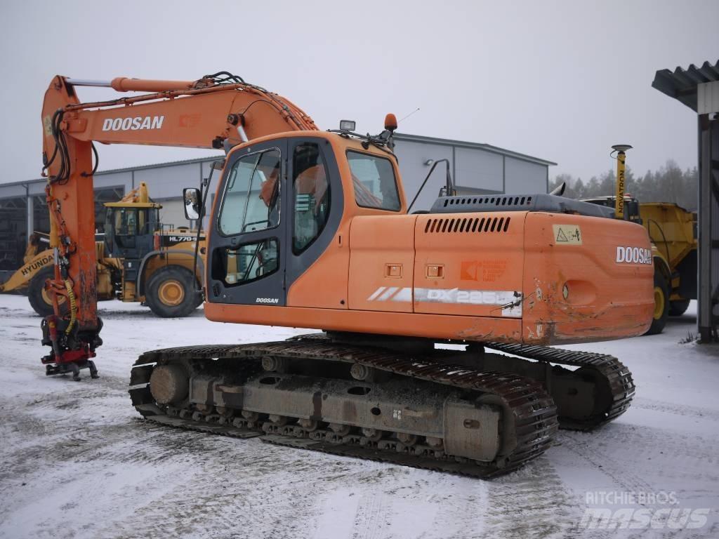 Doosan DX 225 LC Escavadoras de rastos