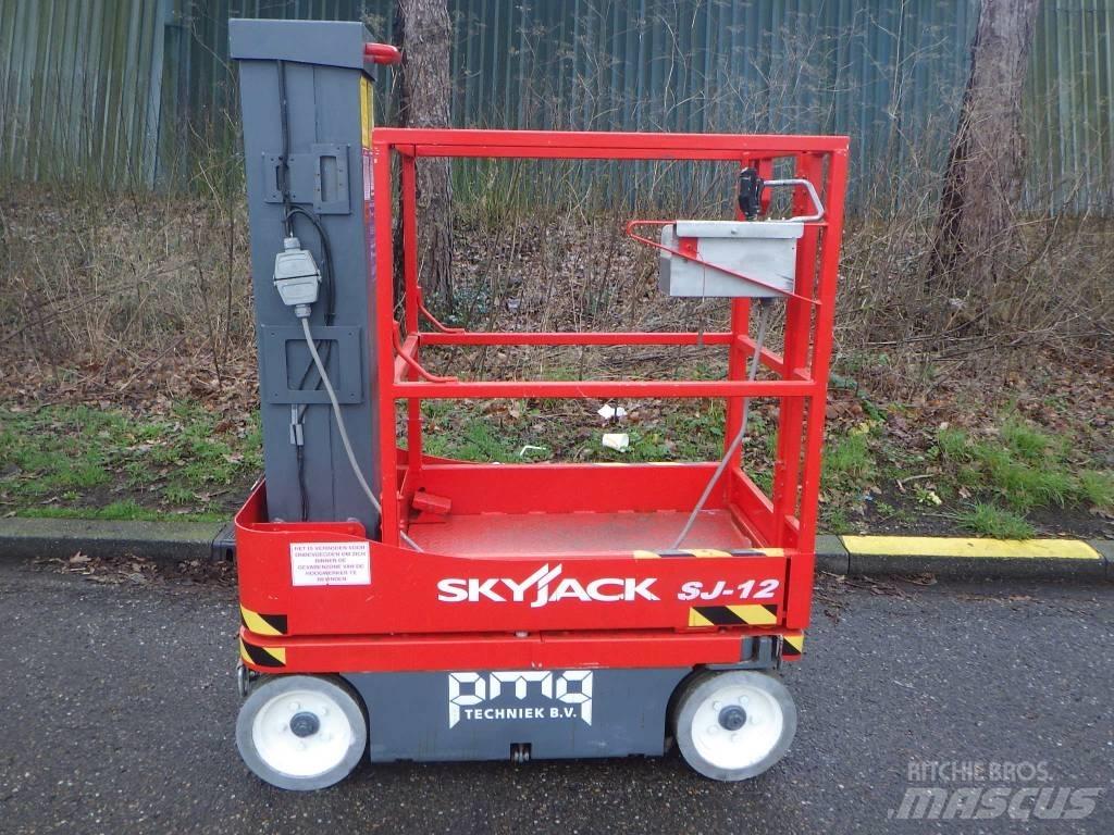 SkyJack SJ12 Plataformas de Mastro Vertical