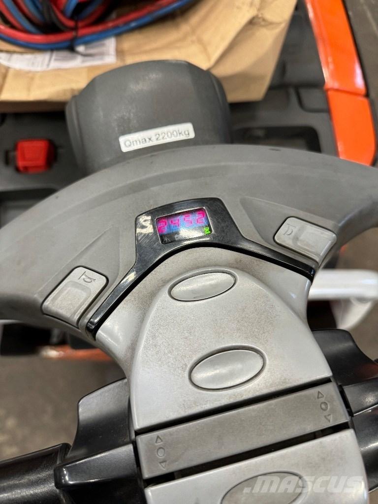 Toyota LPE220 Porta-paletes com plataforma