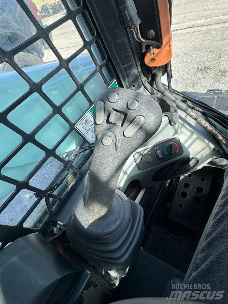 Bobcat S 770 Carregadoras de direcção deslizante