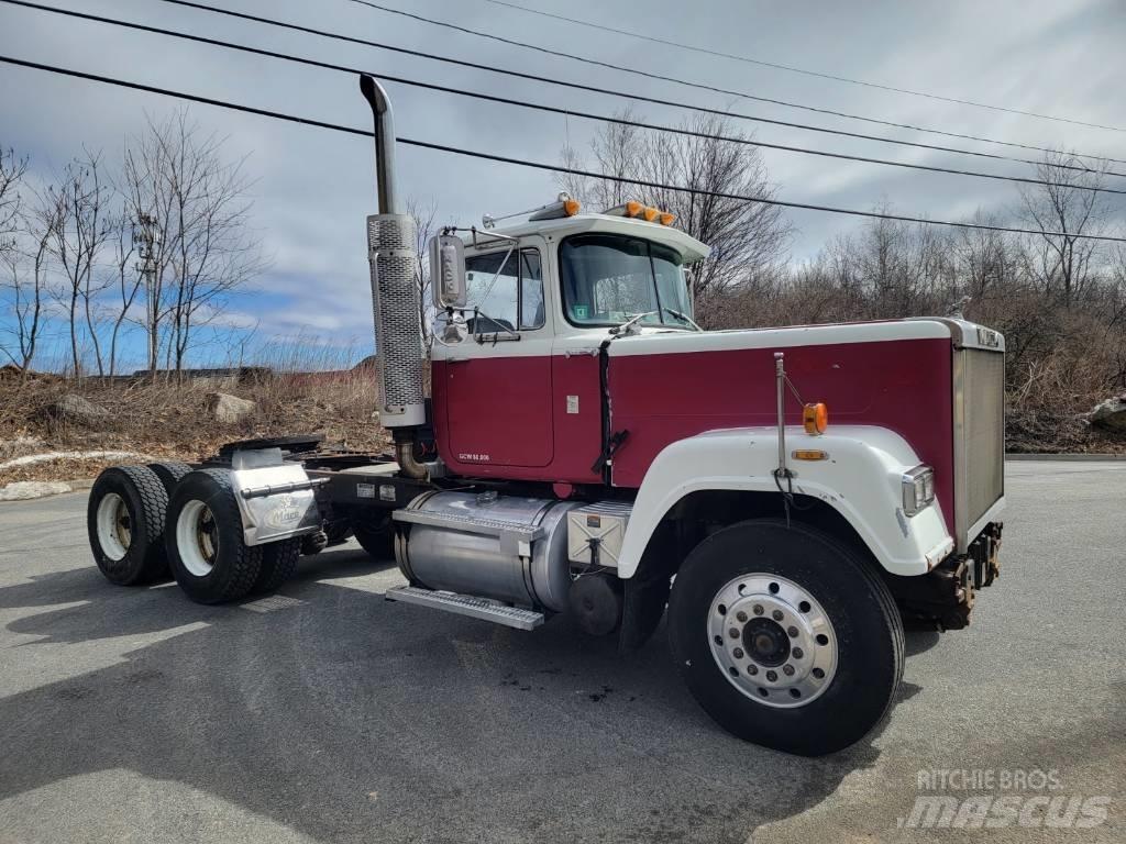 Mack RW613 Tractores (camiões)