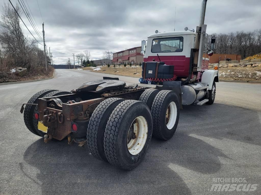 Mack RW613 Tractores (camiões)