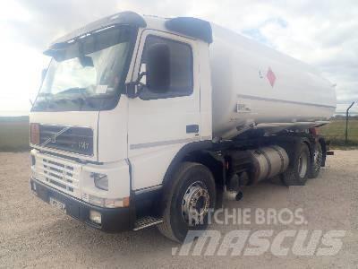 Volvo FM 7 6X2 Camiões-cisterna