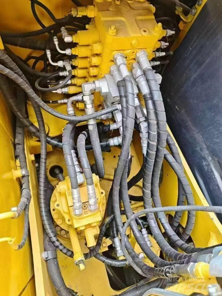 Komatsu 130-7 Escavadoras de rastos