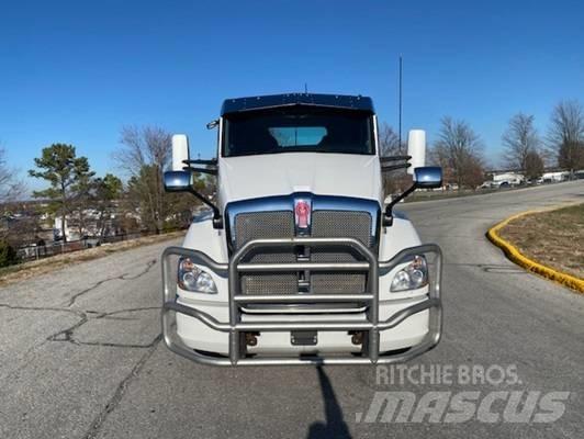 Kenworth T 680 Tractores (camiões)