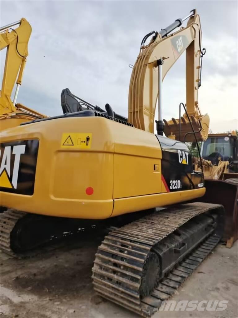 CAT 323 D Escavadoras de rastos