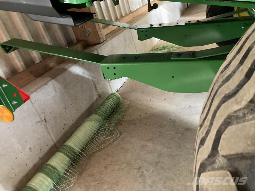 John Deere V461M Enfardadeira de rolos