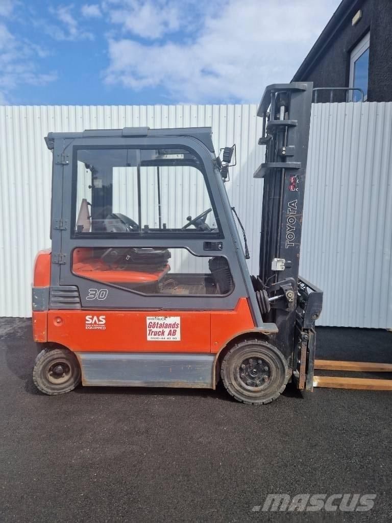 Toyota 7 FBMF 30 Empilhadores eléctricos