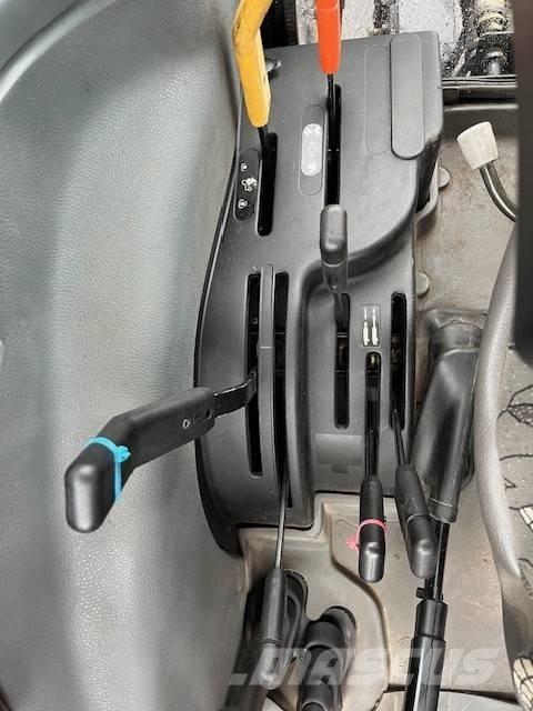 New Holland 5635 Tratores Agrícolas usados