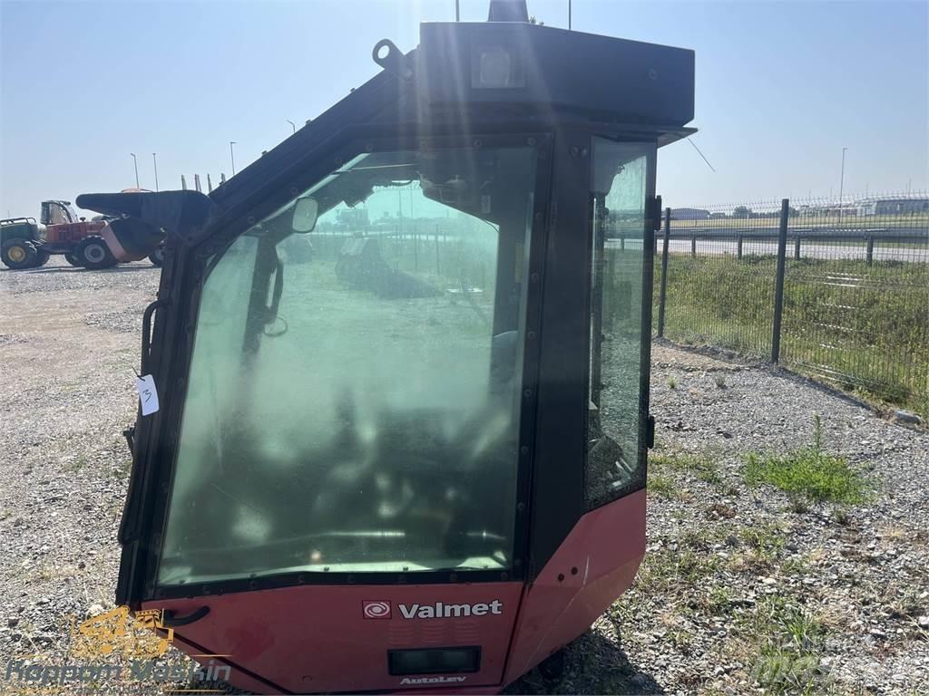 Valmet 911.1 Cabines e interior