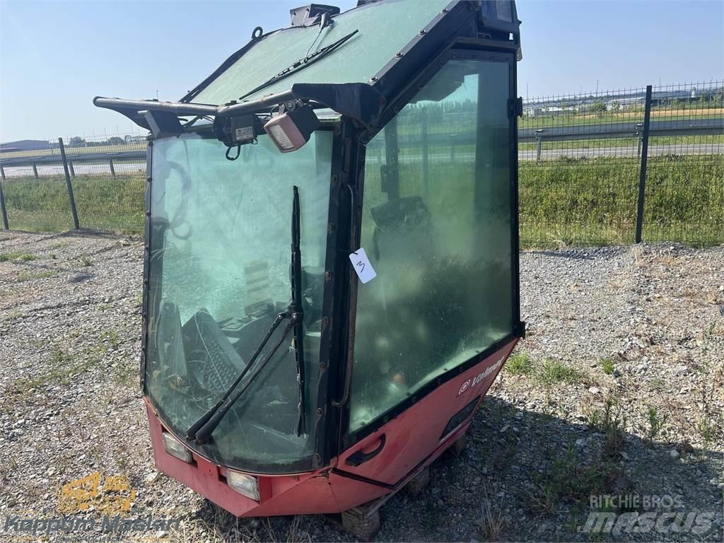 Valmet 911.1 Cabines e interior