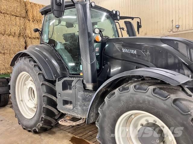 Valtra T 234 V Tratores Agrícolas usados