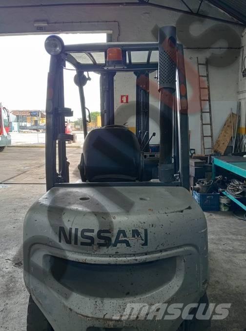 Nissan FGD02A30Q Empilhadores Elevadores