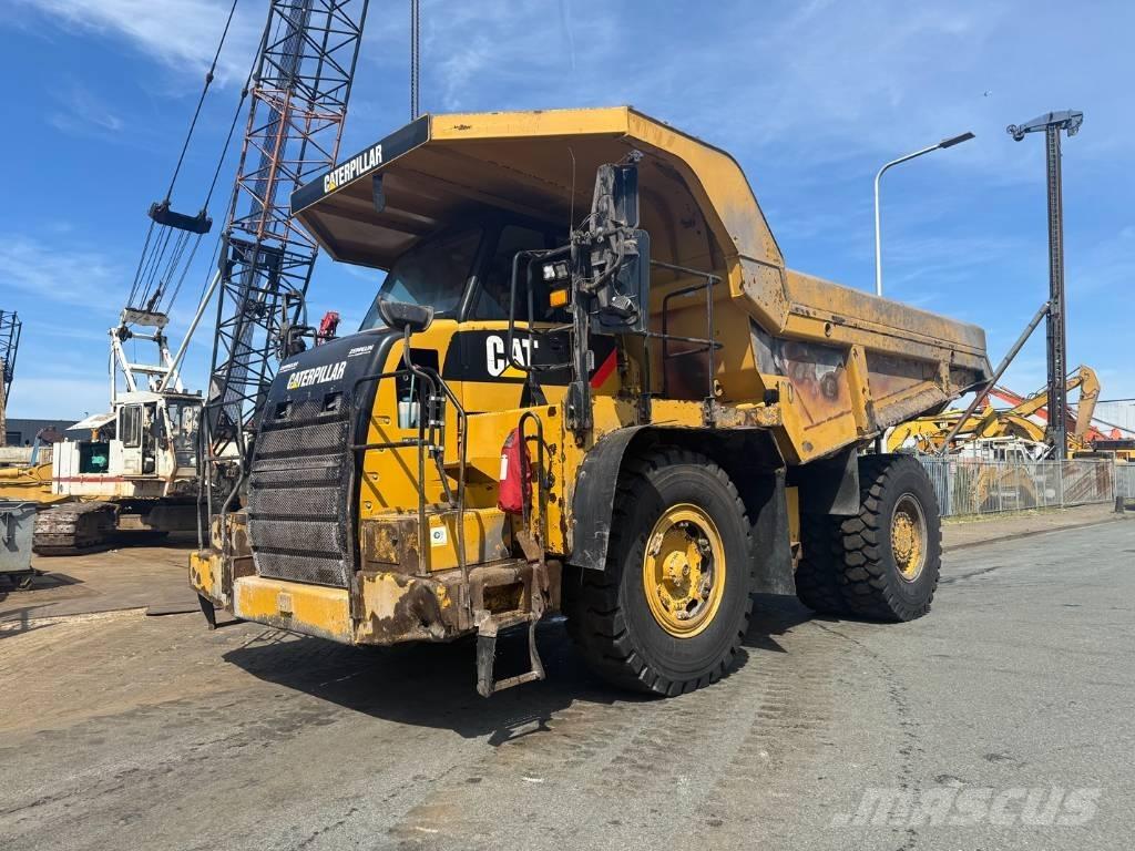 CAT 770 Camiőes dumper basculantes rígidos
