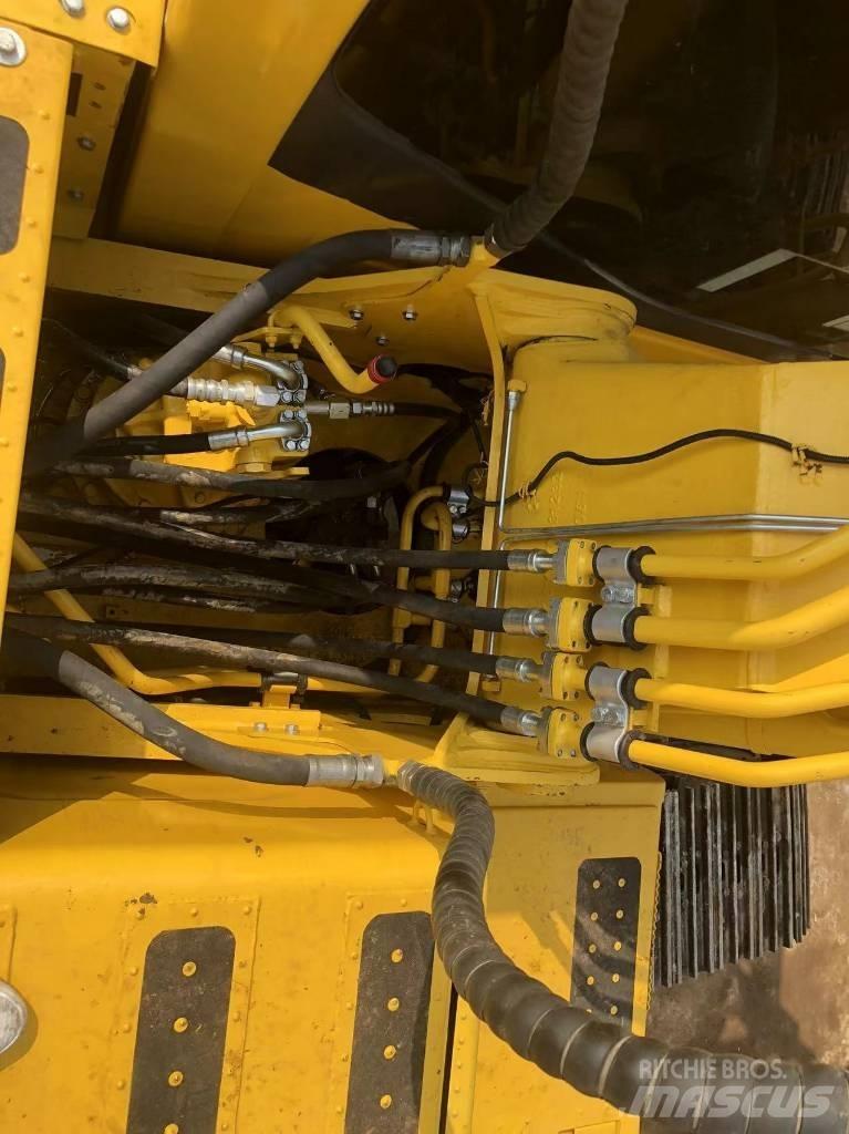Komatsu PC200-8 Escavadoras de rastos