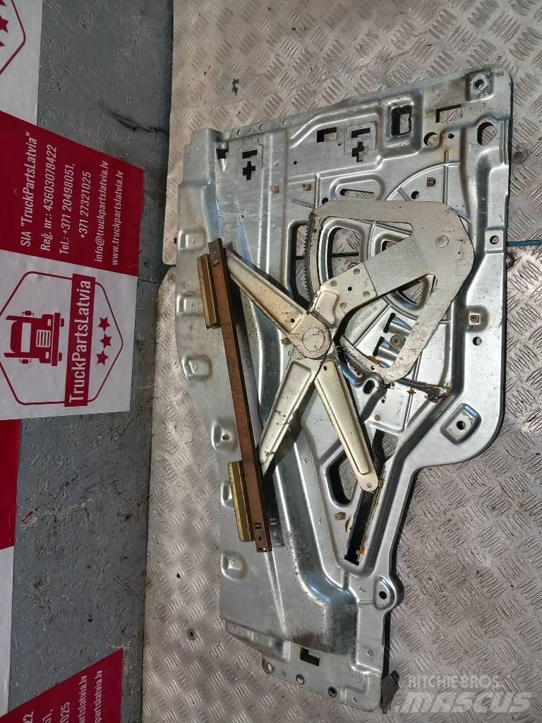 MAN TGM  81626456035 Cabines e interior
