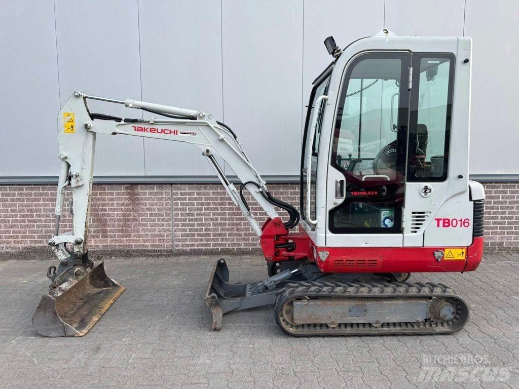 Takeuchi TB016 Mini Escavadoras <7t