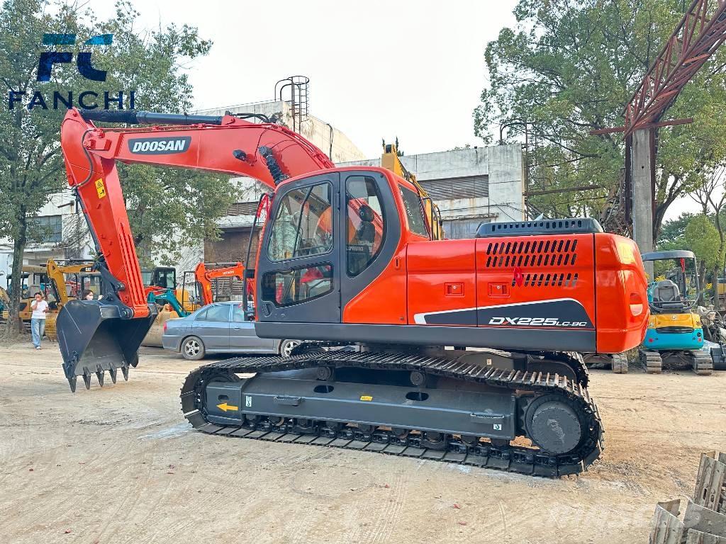 Doosan DX 225 LC Escavadoras de rastos