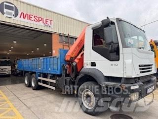 Iveco Trakker 310 Camiões grua