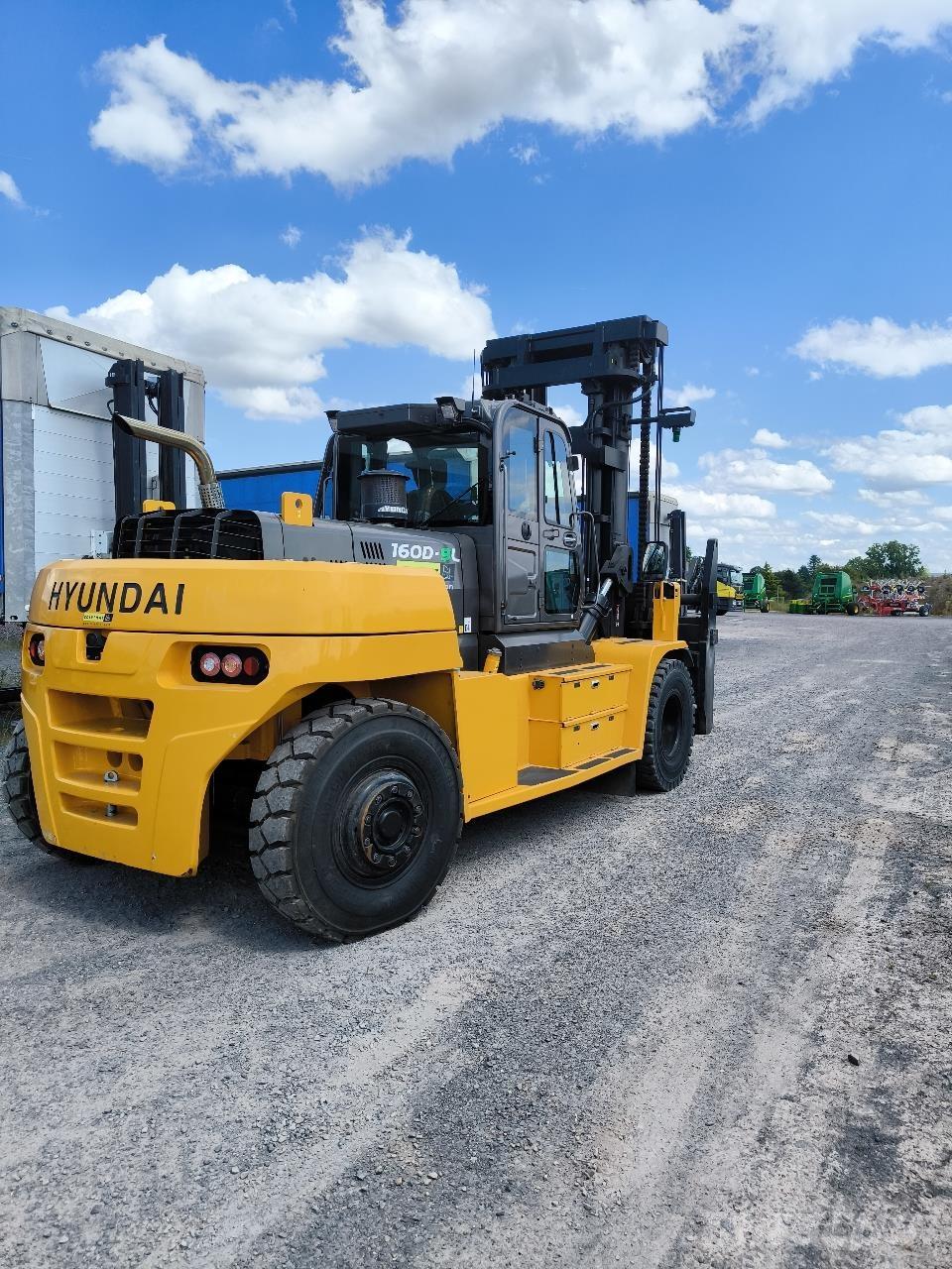 Hyundai 160D-9L Empilhadores de montagem em camião