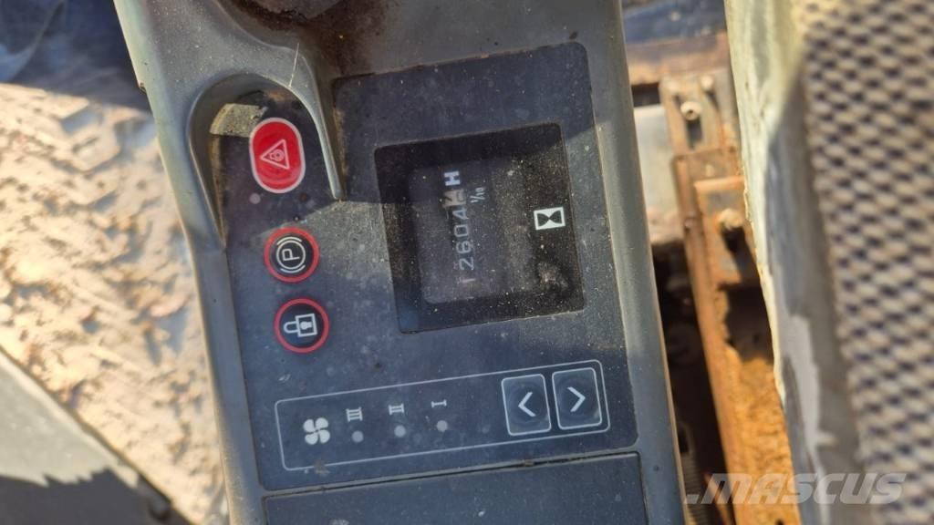 JCB JS 130 Escavadoras de rastos