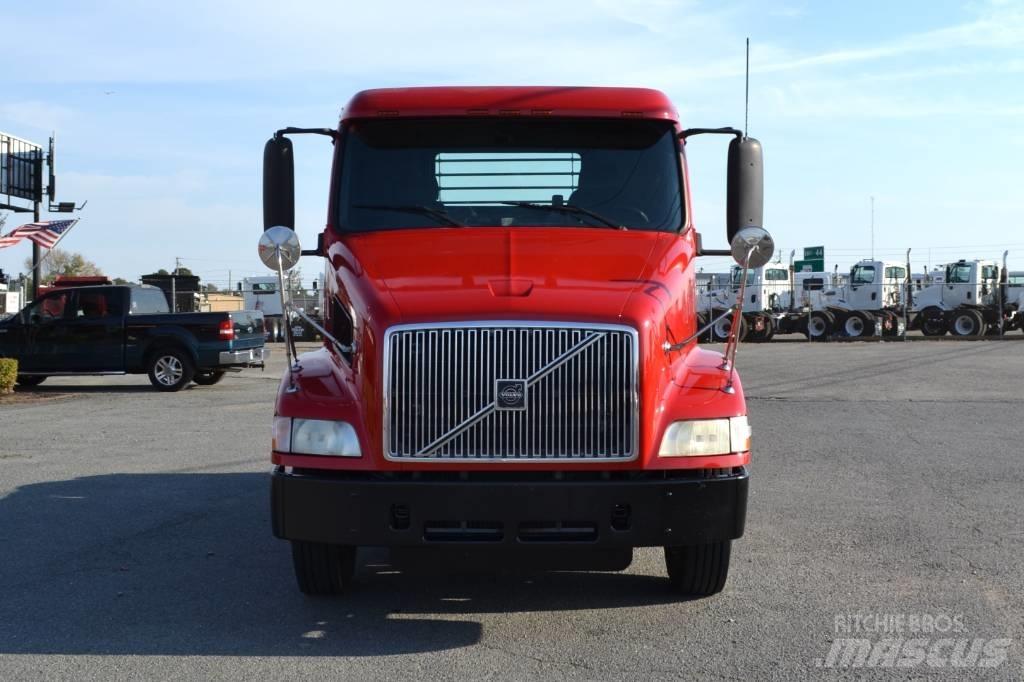 Volvo VNM 42 T200 Tractores (camiões)
